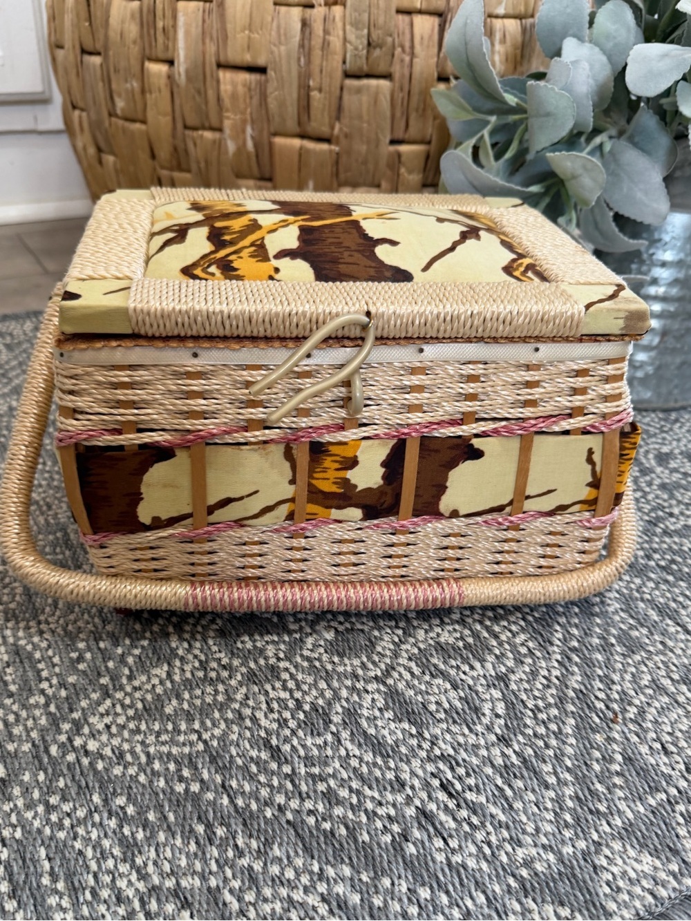 Vintage Handwoven Natural Wicker Sewing Basket Tree Branch Brown & Cream Pattern - Picture 5 of 9